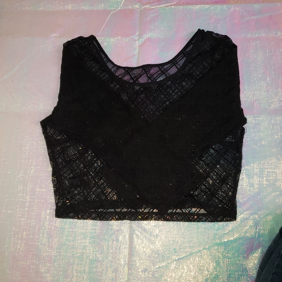 Black sheer long sleeved crop top - Picture 4 of 5